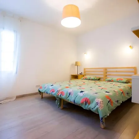 Book Jet - Style & Comfort Apartment